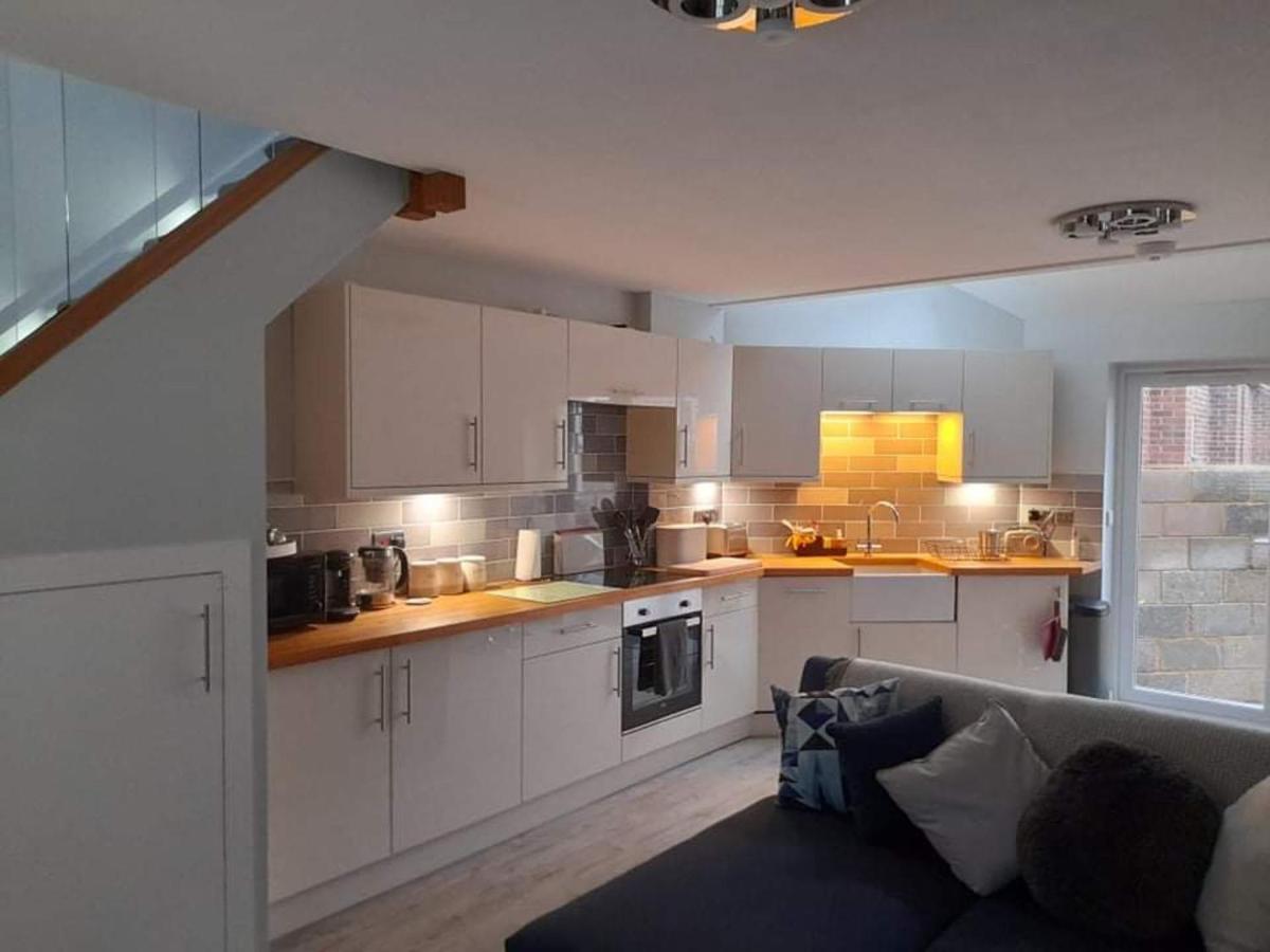 Outstanding Modern 1-Bed House In Chippenham Chippenham (Wiltshire) Exterior photo