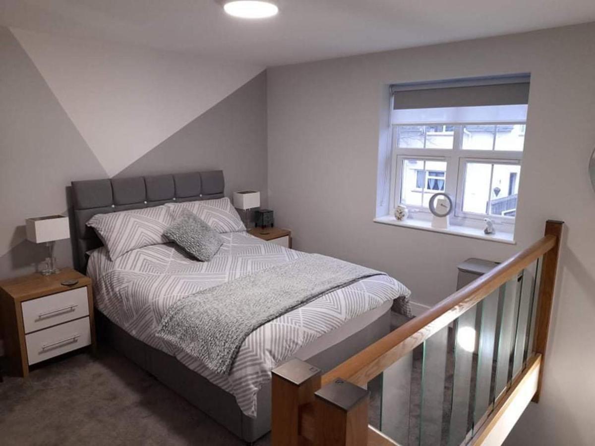 Outstanding Modern 1-Bed House In Chippenham Chippenham (Wiltshire) Exterior photo